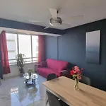 Stylish W/ Sea View + Pool + 200mbit Larnaca