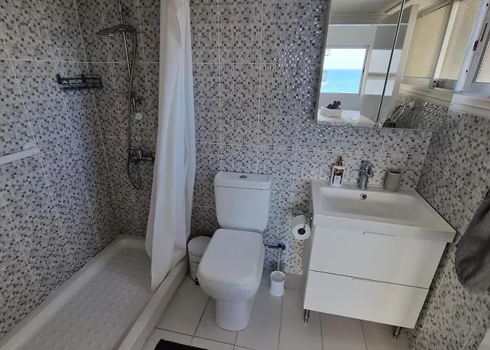 Stylish W/ Sea View + Pool + 200mbit
