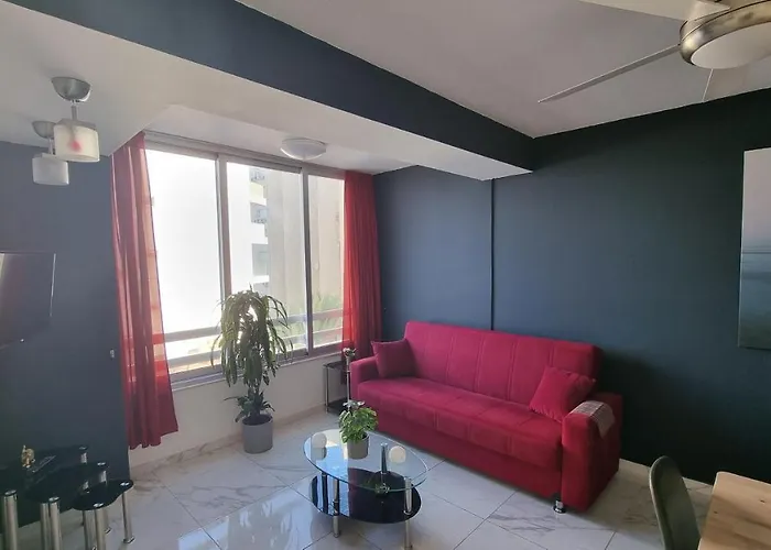 Stylish W/ Sea View + Pool + 200mbit Апартаменти *