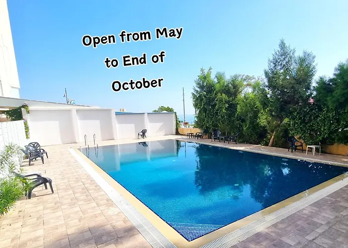 Stylish W/ Sea View + Pool + 200mbit Appartamento Larnaca