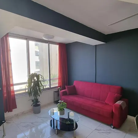 Stylish W/ Sea View + Pool + 200mbit Lejlighed *